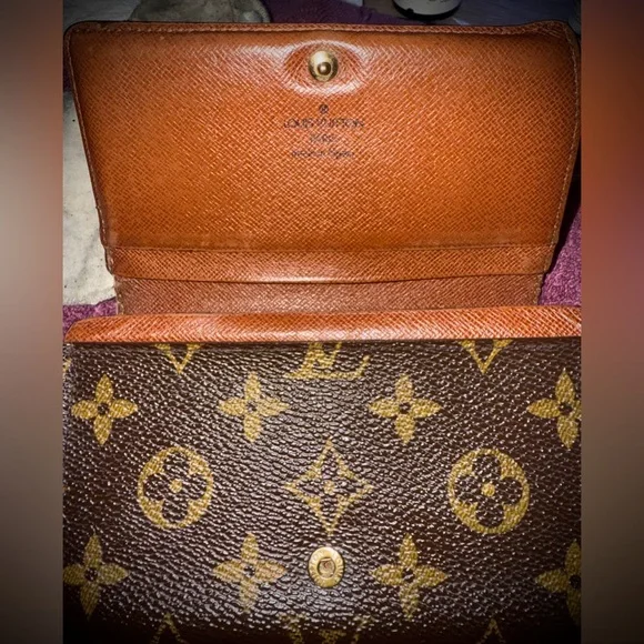Louis Vuitton Wallet - COA Included - Picture 9 of 13